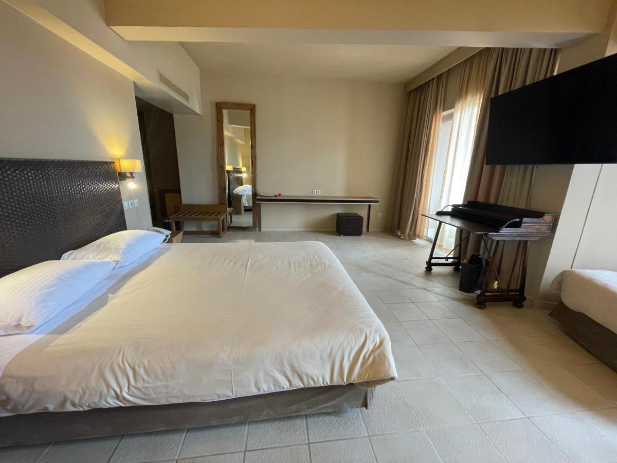 Aegeon Beach Hotel ซูนิโอ ภายนอก รูปภาพ